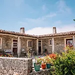 Farm stay Casas De Pedra - Quinta Da Escola Alvados