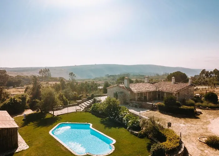 Casas De Pedra - Quinta Da Escola Séjour à la ferme *