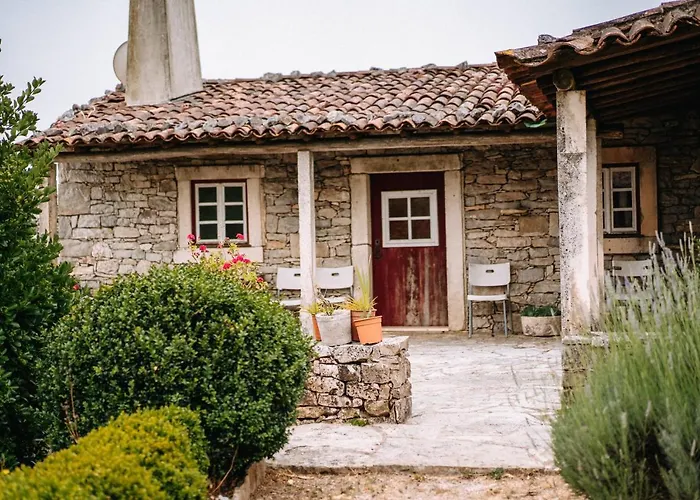 Casas De Pedra - Quinta Da Escola Séjour à la ferme