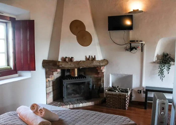 Casas De Pedra - Quinta Da Escola * Alvados